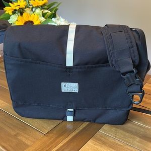 Cotopaxi Chuspa 15L Messenger Bag Black